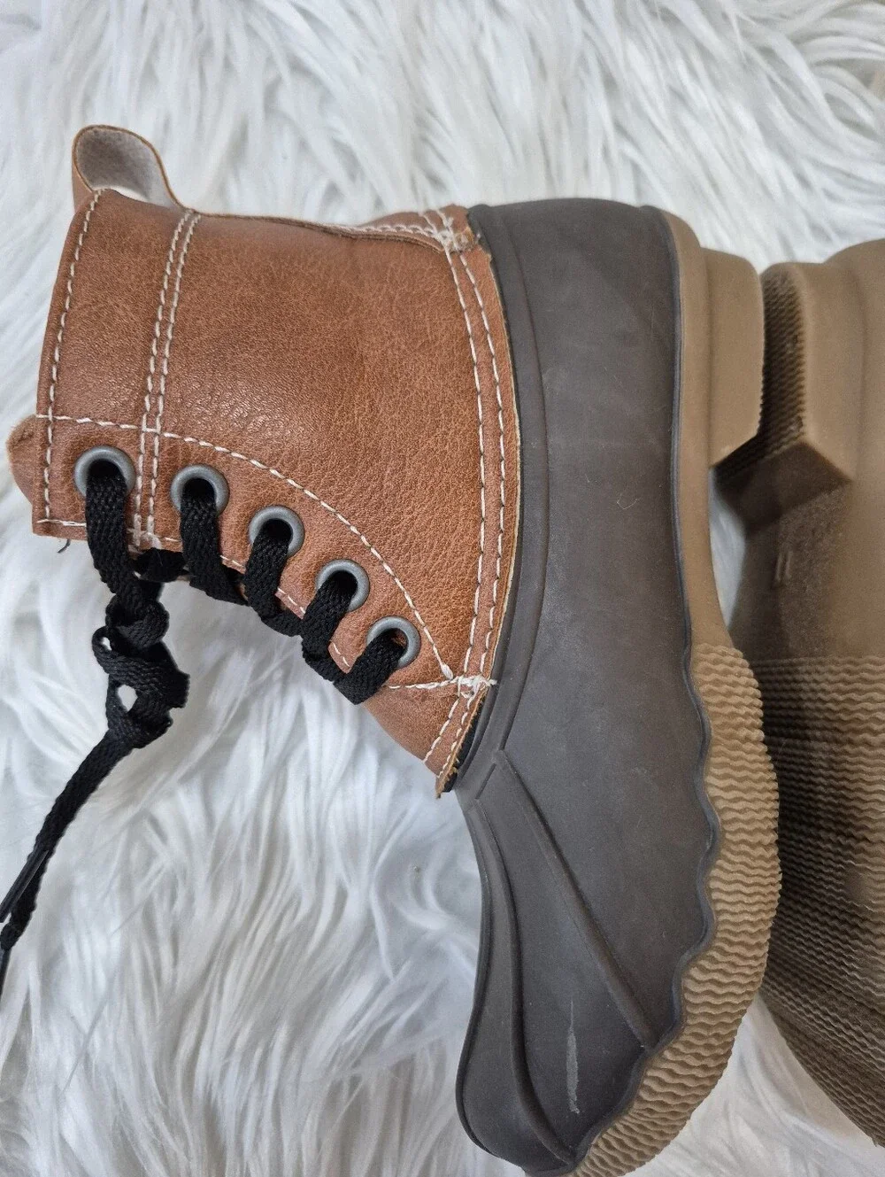 London Fog Kids Two-Tone Brown Duck Boots with Black Laces
